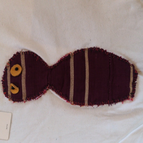 UMBER & OCHRE Organic Cotton Crew Thick Tee with Applique - Picture 4 of 8